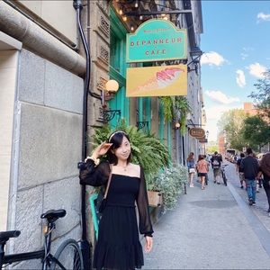 Meet your seller Julie!